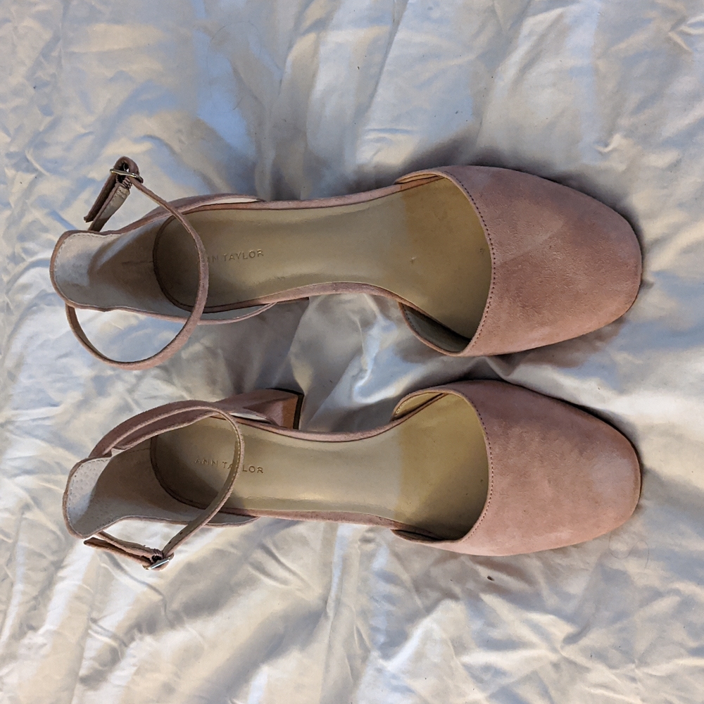 EUC Ann Taylor block heels size 8.5